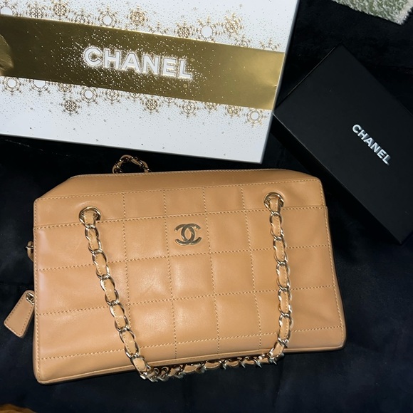 🍫CHANEL WILD STICH CHOCOLATE BAR 🍫 GREAT GREAT CONDITION! - Picture 3 of 9